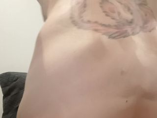 Harry69ererer: Mi scopo me stesso piegato su una sedia