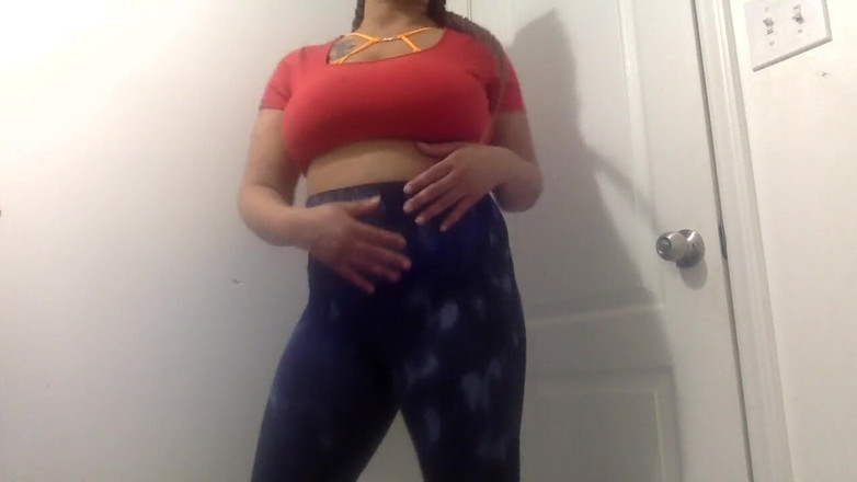 Veronikka Fierce: Nadržená ebenová milf kronika- Můžu se pro tebe svléknout do...