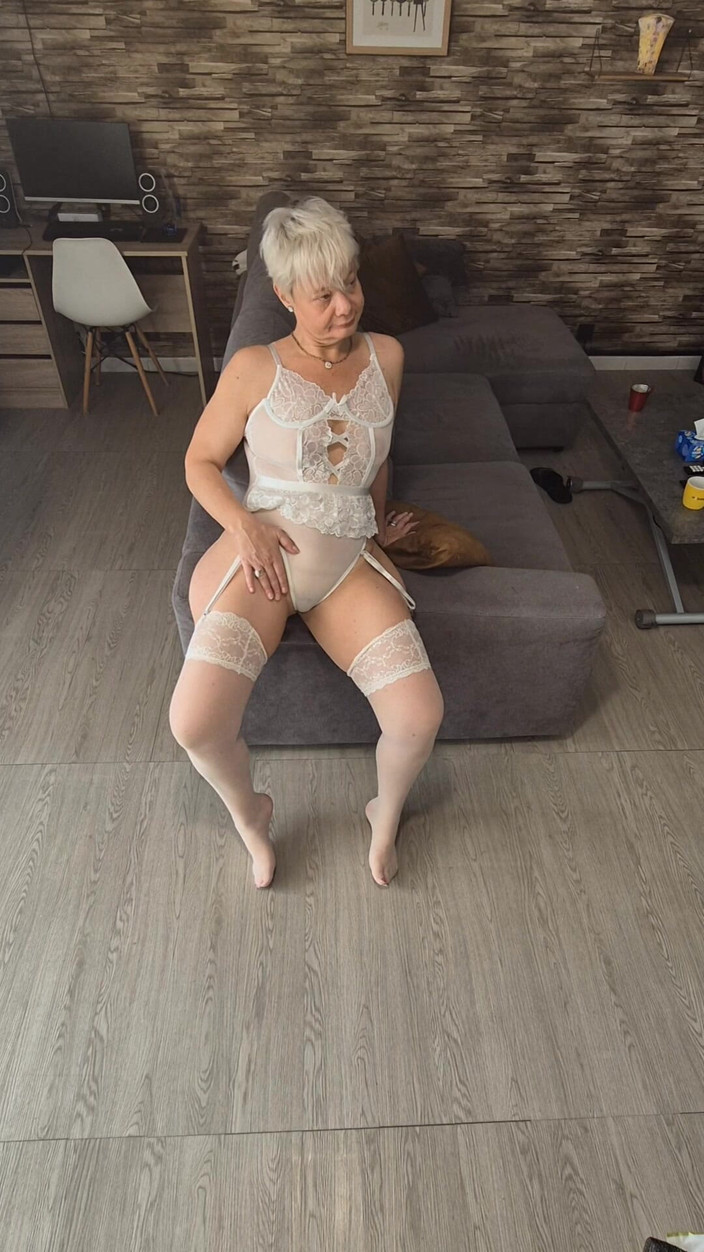 Sofy13: Ich Spreize Meinen Po, Damit Du Meinen Arsch Fickst
