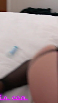 O pau enorme de Richard Nailder fode todos os buracos de Gracelynn Moans