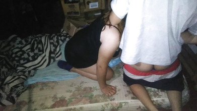 Fitcure1: Awek dalam pakaian pendek menghisap saya dan kami berkongkek