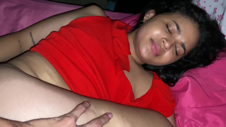 Yohamedi: Üvey erkek kardeşimin yarağını gerçekten seviyorum, ona masaj yaparken bana...