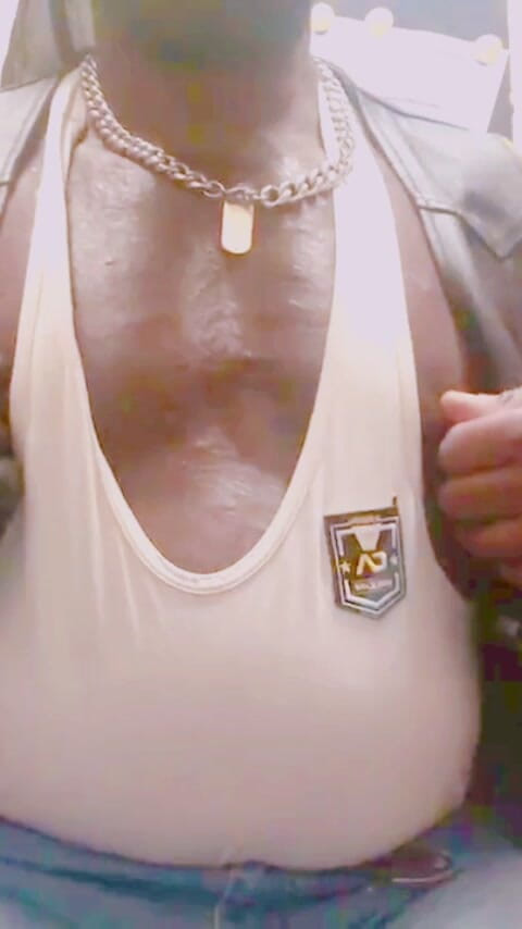 Black smoking muscle stepdad: Sepatu bot denim pejantan berotot merokok solo titpig