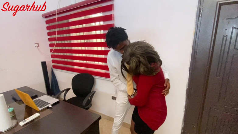 Sugarhug: Nuestra Follada En La Oficina Fue Caliente