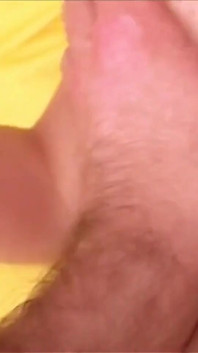 Squirt dans un trou du sperme