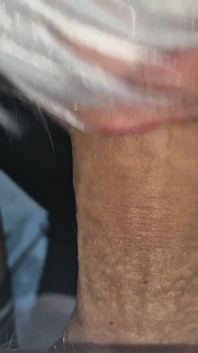 Twink Sucker en la fuente de la polla de cum daddy y chorro de esperma caliente!
