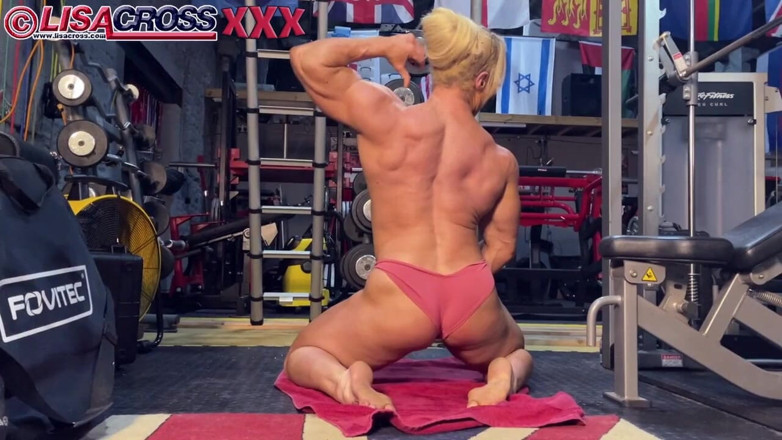Lisa Cross: Squirteuse de gym