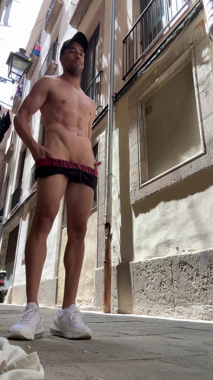 Paul Williams: Helt naken på Barcelonas gator