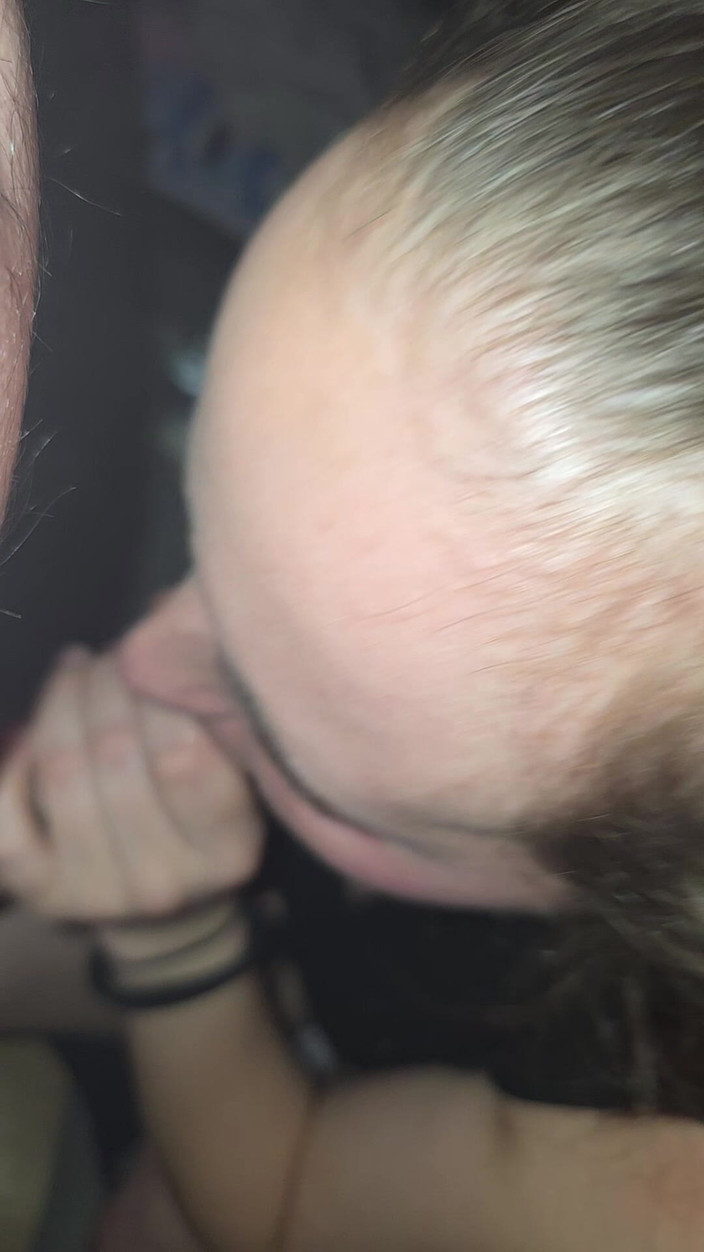 Mora_2000: Seks oralny uwielbiam brać kutasa do ust :)