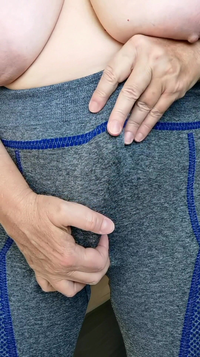 MariaOld: 来自丰满老熟女的大惊喜：futanari！