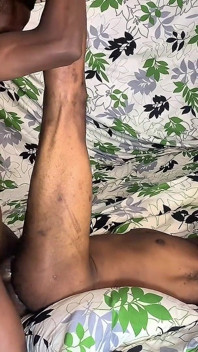 Monster Cock šuká twink zadek v zákulisí