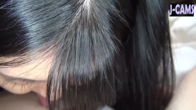 J-Cams: Seidenzunge gleitet langsam mit hochglänzenden Lippen, tropfende versuchung - Clip3