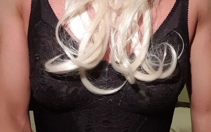 JessicaXD: Chevauchage de gode, fisting avec fisting &amp;sissygasm