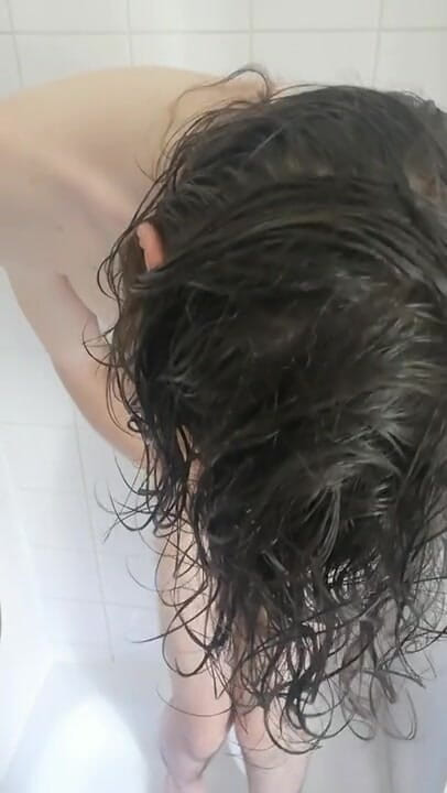 Theresa Si: Sissygasm theresa di kamar mandi