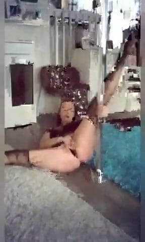 BambiAmbita: BambiAmbita a poledance s prstěním
