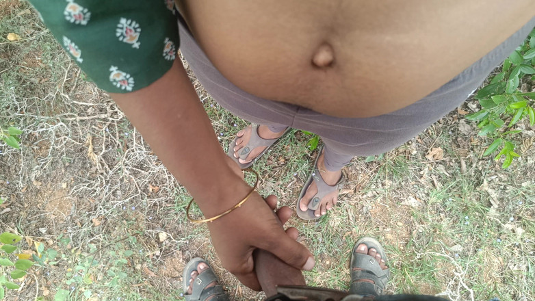 Magilmathi: Tamil casada mulheres ao ar livre parte 2