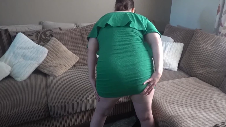 Littlevixen: Stripping in Green Dress