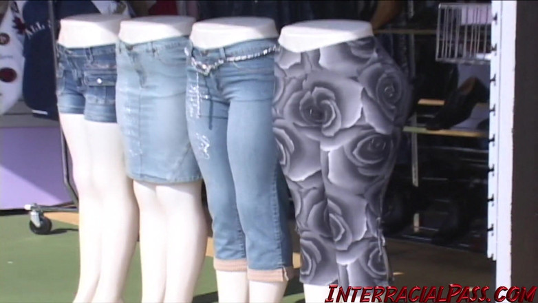 Hush Hush Entertainment: サッカーママDaryllは最大の黒コックを楽しんでいます