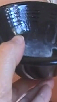 Mrdka kape z jazyka po intenzivní orální hostině