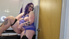 Mraltmrskinky: BBW ma nowy szklany dildo do wypróbowania