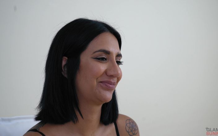 Glamour Bunnies: Mia Thind - vollständiges interview