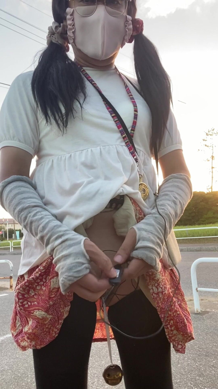 megu2002: No. 299 Exhibitionist Play in a Public Parking Lot