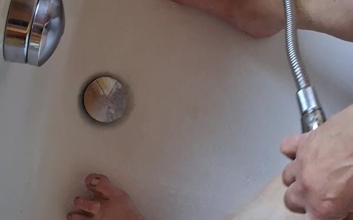 Hot-Pussy66: Стирка грязных ног в ванне