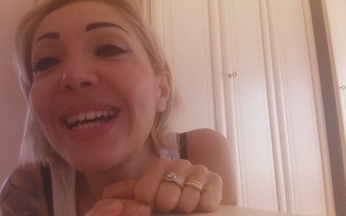 savannahamatoriale: Thật là một con đĩ!