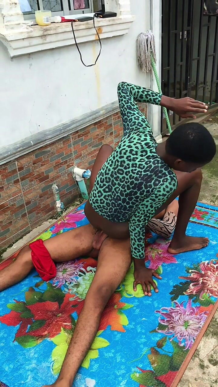 BLACKSHOOTERR: Outside His House Compound Having Anal Sex