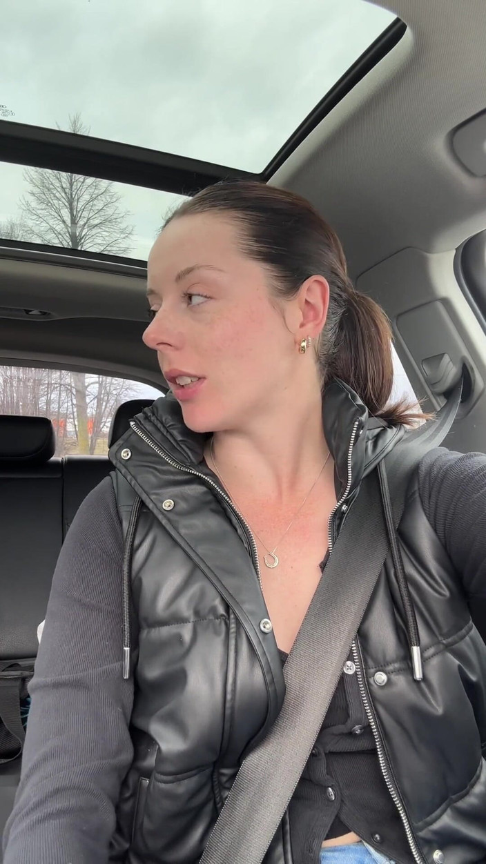 Nadia Foxx: Moje nejdelší zkušenost s jízdou thru vůbec?? Více orgasmů!