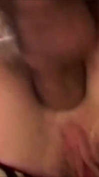 Ráda si ho beru do pusy při práci s jinými lidmi