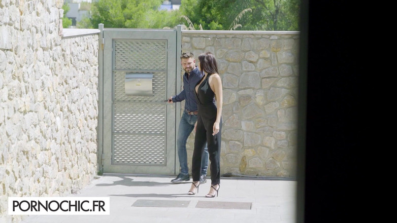 Pornochic: Sex în trei cu Clea Gaultier într-o vilă