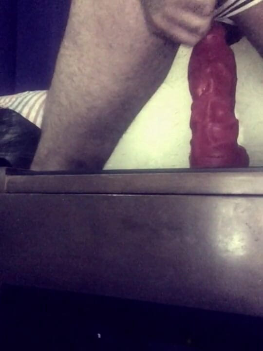 Phillholes: Cavalca un grosso dildo grasso