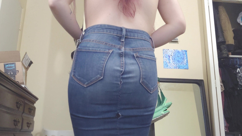 lilredvelvettt: Provando tutte le mie gonne