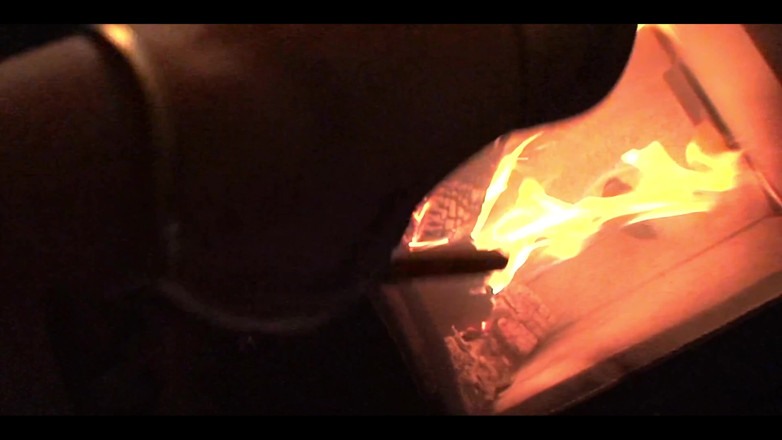 BritneySwallows: Figa in fiamme