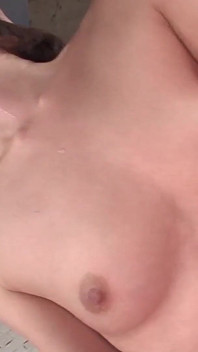 Asiatische schlampe szene-3 schlankes japanisches mädchen mit kleinen titten hart gefickt und creampie