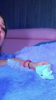 Deux lesbiennes excitées se lèchent la chatte sexy