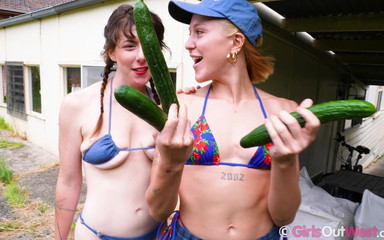 Girls Out West: Hairy Brunette and Shaved Blonde Lick Each Other and Fuck...