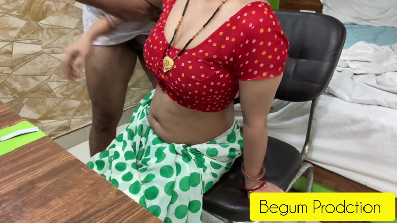 Rukshaar Begum: Bhabhi scopa con un sarto nel suo negozio