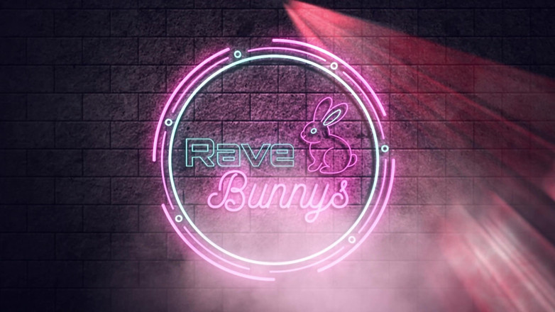 Rave Bunnys: Zoey Di Giacomo garde cette rave en vie avec des...