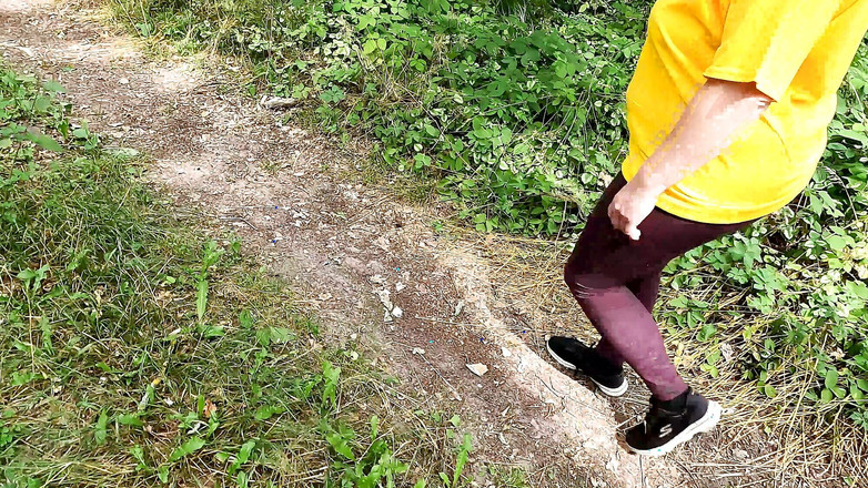 Bouncy Tits Action: Escursioni in topless - schiaffeggiamento delle tette dure - sborrata