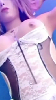 ฉันชอบมันมากเกินไปตอนที่เสร็จหลังจากช่วยตัวเองและครางด้วยความเสียว