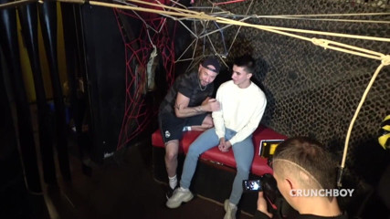 Hot guys from France: Francouzský herec šuká v Madridu při gangbang porno natáčení