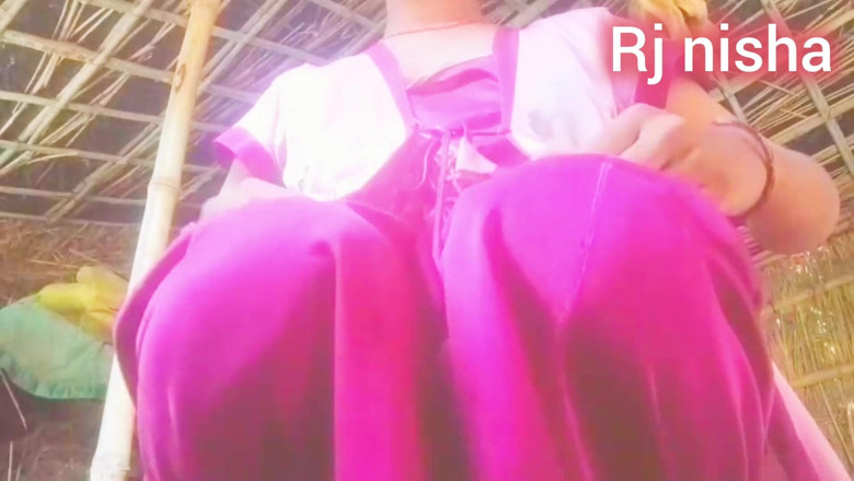 RJ NISHA: Тетушка индийских женщин мастурбирует двумя пальцами соло