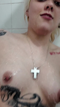 Baise-moi sous la douche, sexe virtuel