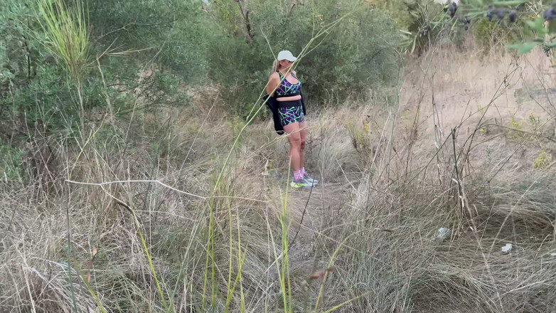 Wesley Bull: Eu peguei uma trans se expondo e lhe ensinei uma...