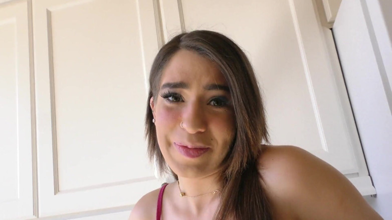 Perv Milfs n Teens: Joseline Kelly Bargins se svým nevlastním otcem vylízla jeho zadek
