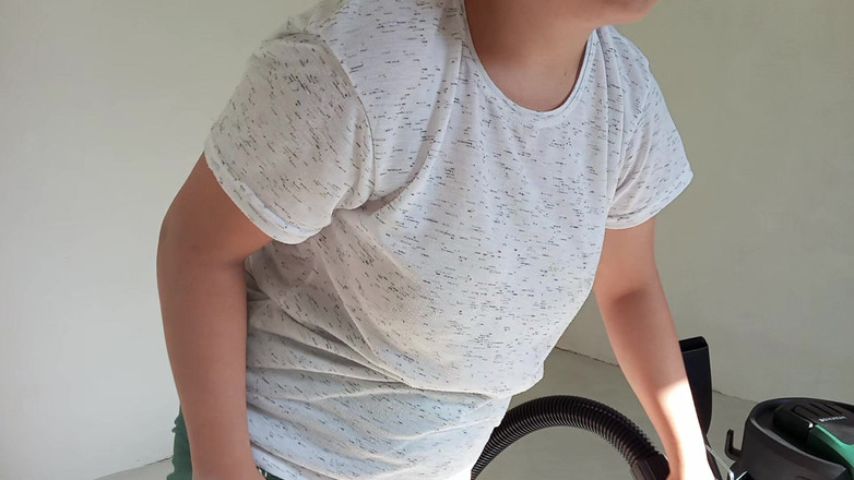 fartingclub01: Pawg-meisje vacuüm in huis