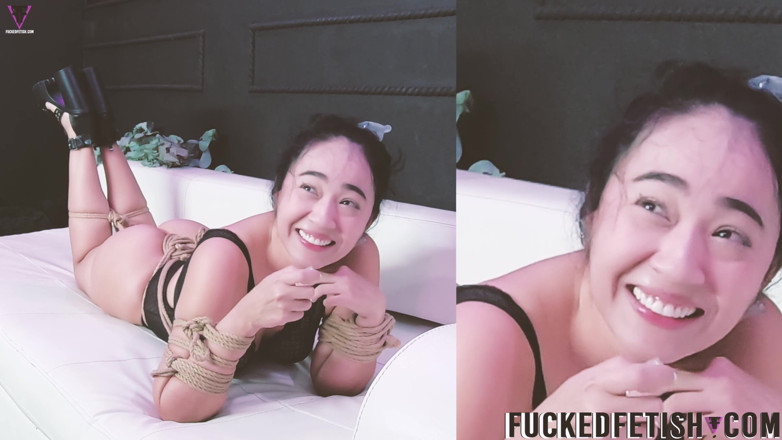 Fucked fetish: Kondom Nafsu Yoga Cobra Moni Lee melatih muka bocor