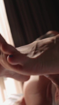 Em primeiro plano - rápida foda de quatro com loira gostosa em lingerie branca e gozada interna